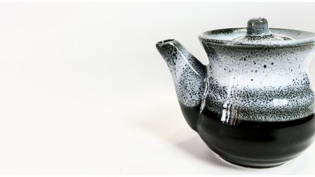 Dosatore Per Salsa Di Soia – Elegante Ceramica Giapponese