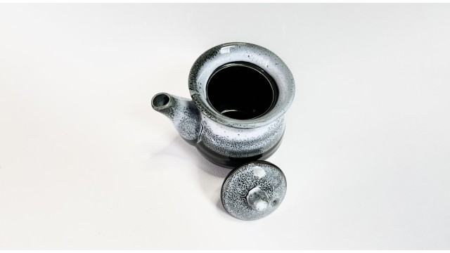 Dosatore Per Salsa Di Soia – Elegante Ceramica Giapponese